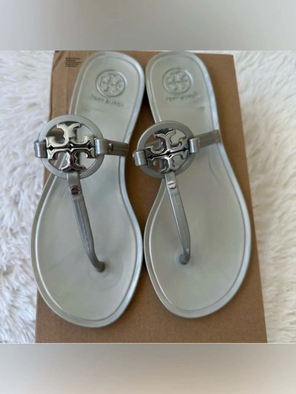Tory Burch Mini Miller Women’s Metallic Silver Jelly Thong Sandals Size: 5